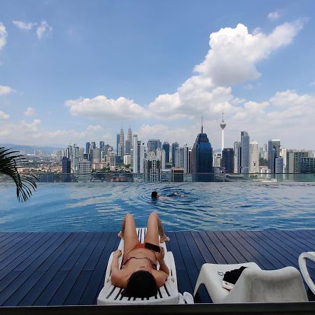 Starsbed Klcc Skyview Roof Pool Hostel Kuala Lumpur Luaran gambar