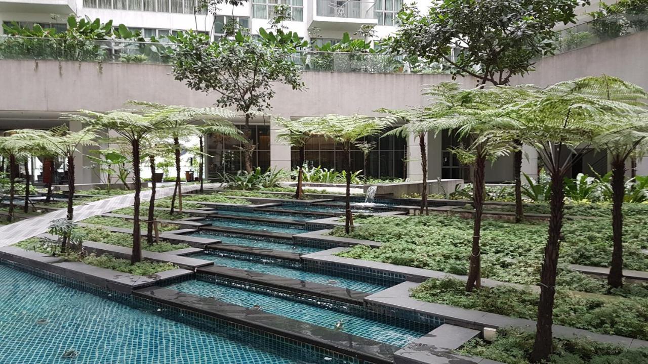 Starsbed Klcc Skyview Roof Pool Hostel Kuala Lumpur Luaran gambar