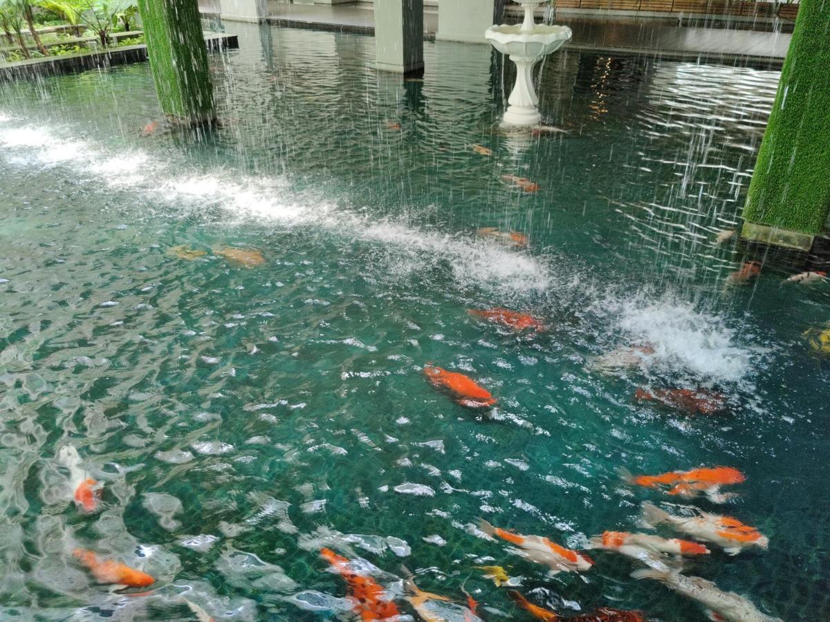 Starsbed Klcc Skyview Roof Pool Hostel Kuala Lumpur Luaran gambar